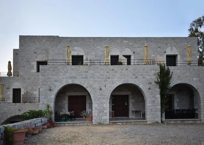 Akroyiali Apartments